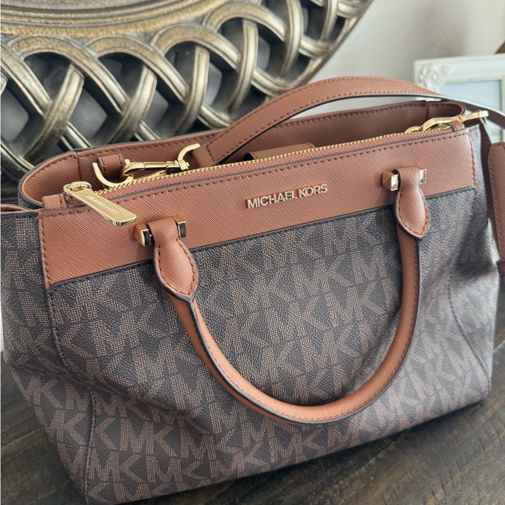 Michael Kors handbag- beautiful condition/almost new